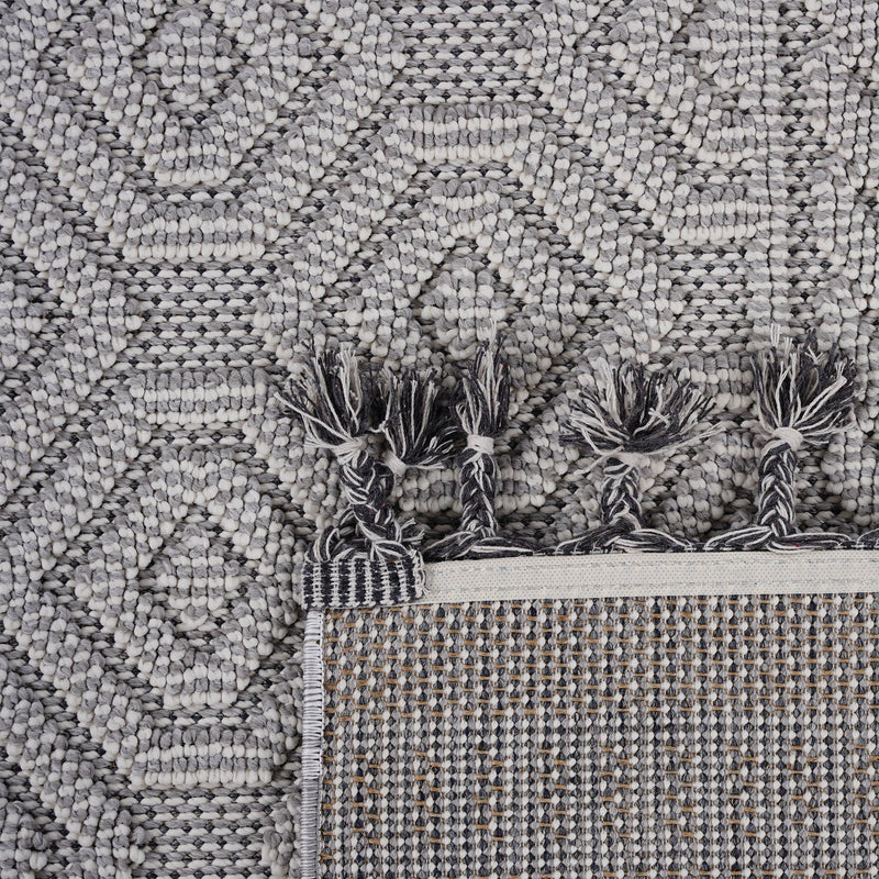 Guros - 6' X 9' Geometric Indoor / Outdoor Area Rug - White