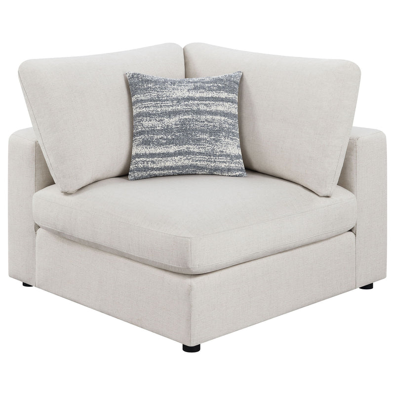 Rhette - Upholstered Sectional With Reversible Cushions