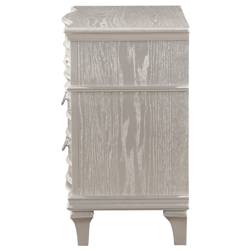 Evangeline - 3 Drawer Nightstand - Oak