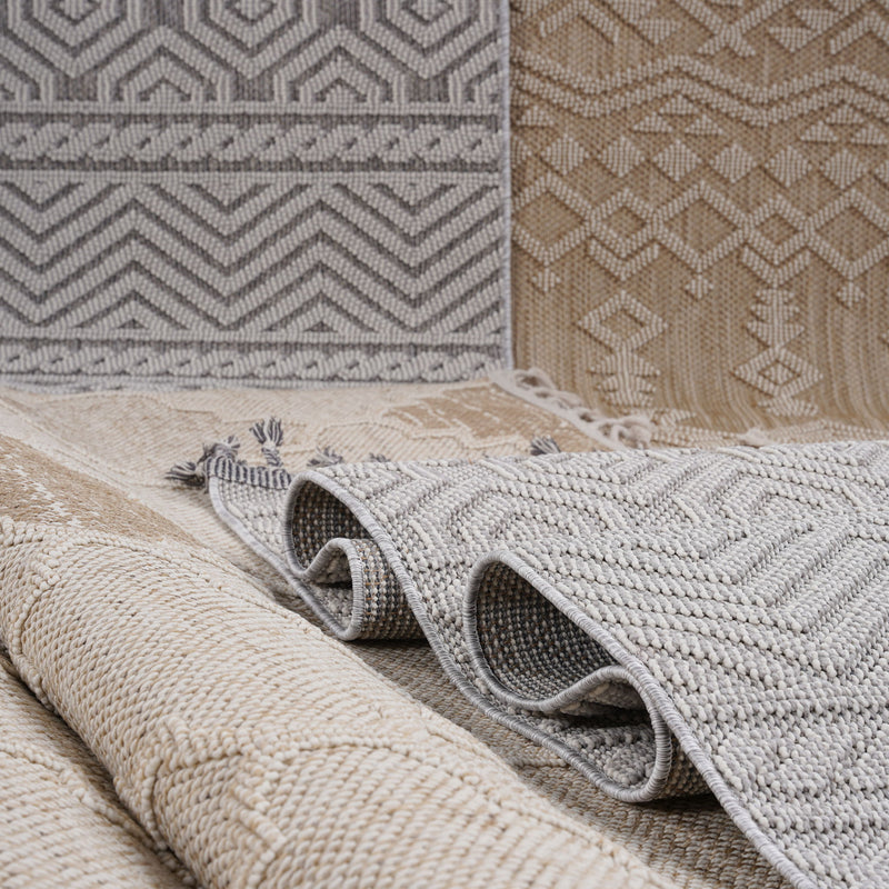 Guros - 8' X 10' Traditional Indoor / Outdoor Area Rug - White