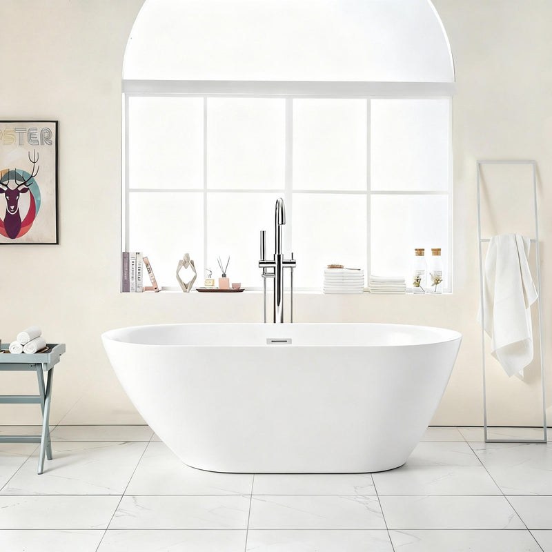 Glossy Freestanding Bathtub With Pop Up Drain