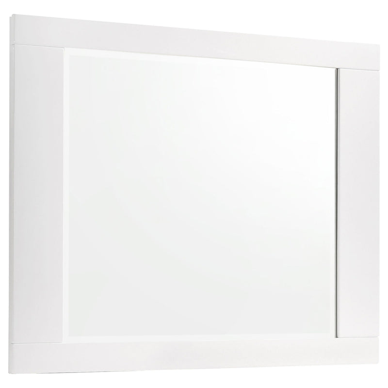 August - 6 Piece Queen Panel Bedroom Set With LED Lighting - White