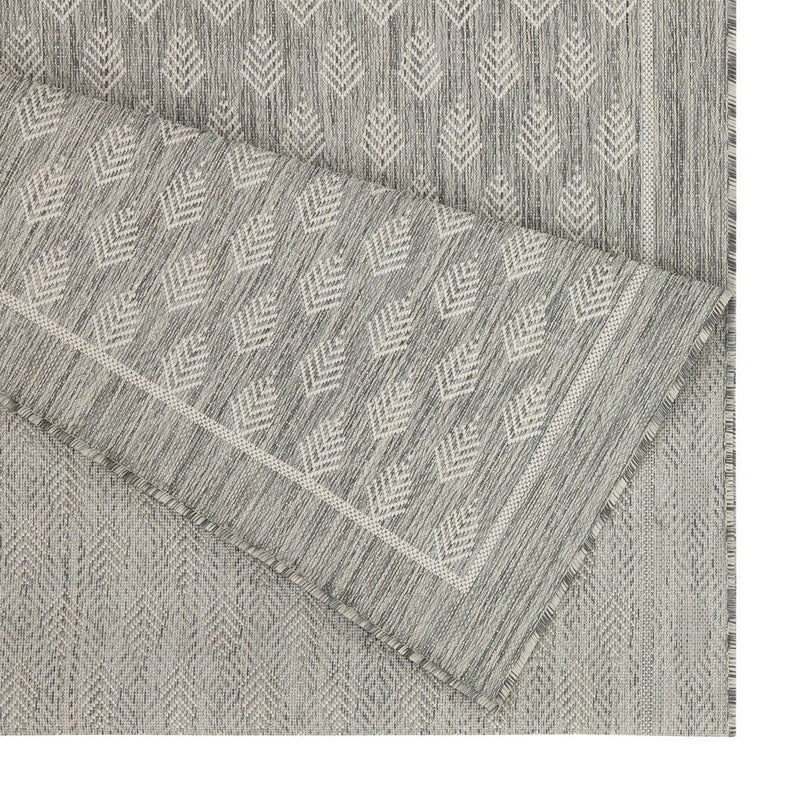 Sunshine - 5'3" X 7'3" Indoor, Outdoor Polypropylene Area Rug - Silver