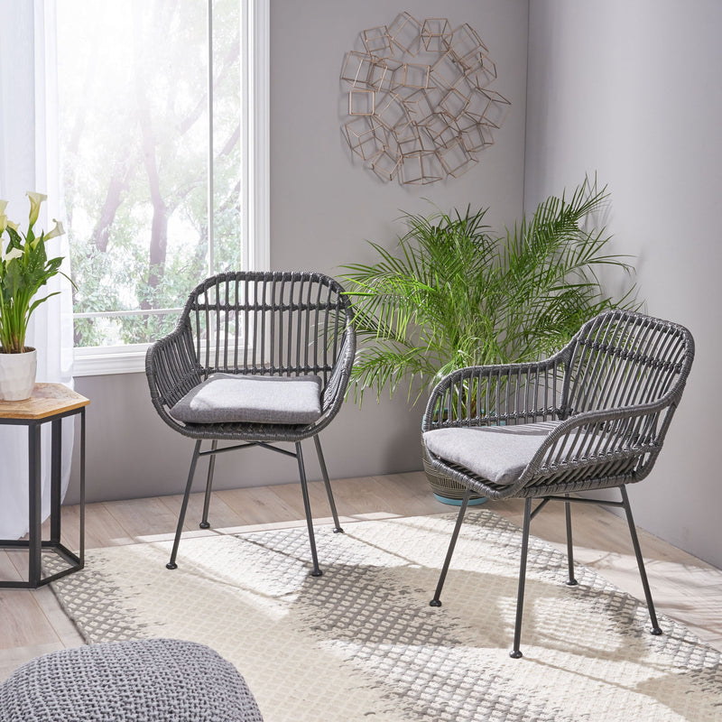 Outdoor Rattan Accent Chair With Metal Legs